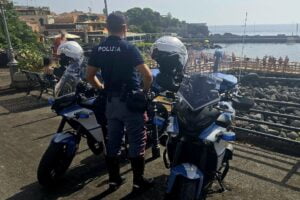 Catania, 28enne palpeggia due sorelle che prendevano il sole a S. Giovanni li Cuti: arrestato