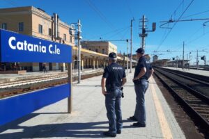 Catania, 53enne arrestata alla Stazione ferroviaria: deve espiare 18 mesi di reclusione