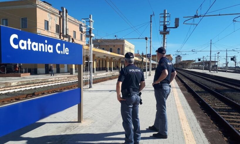 Catania, 53enne arrestata alla Stazione ferroviaria: deve espiare 18 mesi di reclusione