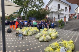 Ragalna, i volontari di Plastic Free raccolgono oltre 3500 kg di rifiuti: “Siano tutti guardiani dell’Ambiente”