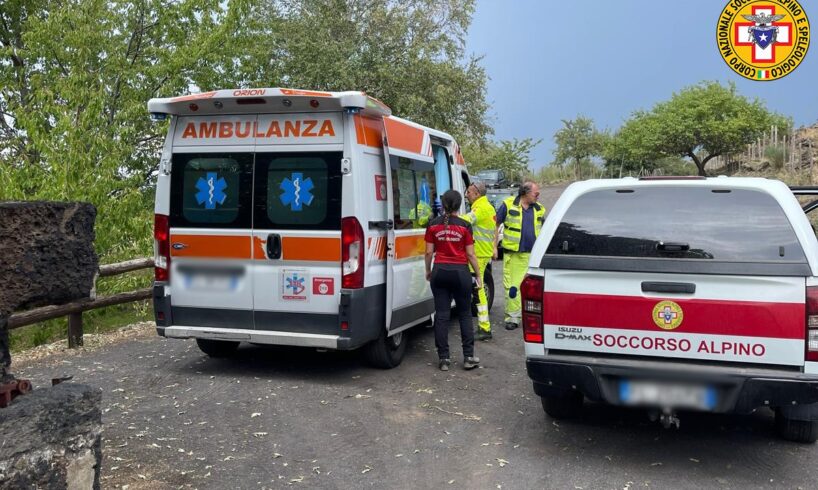 Etna, soccorsa escursionista ferita a una caviglia: nella zona di Monte Cacciatore sul versante nord