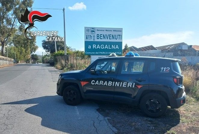 Ragalna, tentano furto in un garage di via Rosario: in 3 arrestati in flagranza