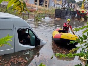 Maltempo, le città fanno acqua dopo gli abusi del territorio: ora serve un piano della permeabilità