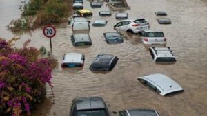 Maltempo, le città fanno acqua dopo gli abusi del territorio: ora serve un piano della permeabilità