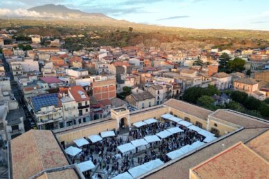 Biancavilla, Etna Wine Forum registra 3 mila presenze. Bonanno: “Legame indissolubile con il Vulcano”