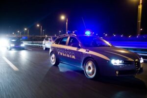 Catania, attraversa a piedi l’autostrada per tentare il suicidio: salvata dalla Polizia