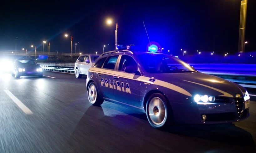 Catania, attraversa a piedi l’autostrada per tentare il suicidio: salvata dalla Polizia