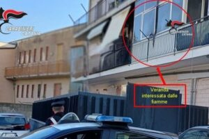 Misterbianco, carabinieri salvano anziana disabile nel corso di un incendio: in un palazzo di via Galimberti