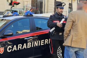 Catania, troppo vicino alla persona offesa: 48enne arrestato in flagranza