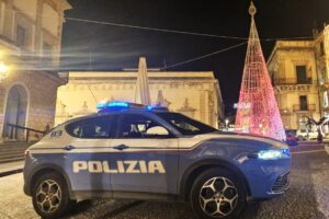 Caltagirone, multe a raffica per le auto parcheggiate davanti ai locali: sanzionati 16 indisciplinati