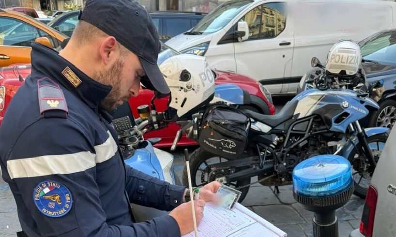 Catania, nuova stretta contro i parcheggiatori abusivi tornati per le feste: sanzionati in 10